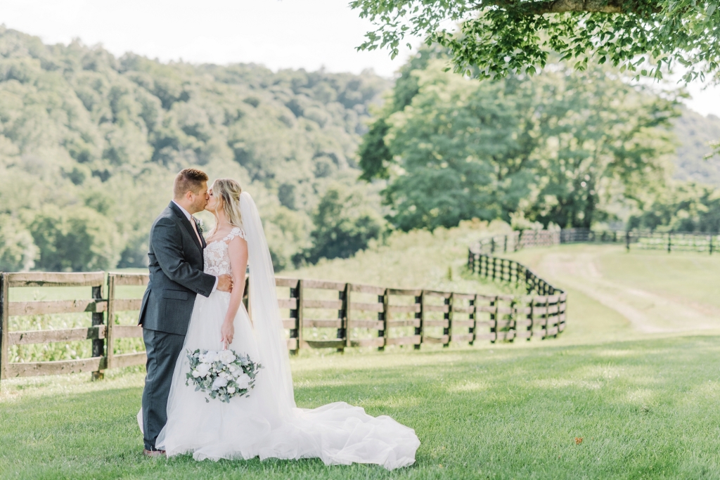 Richwood on the River Outdoor Wedding in Louisville KY